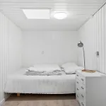 4 Bedroom Cozy In Ans By