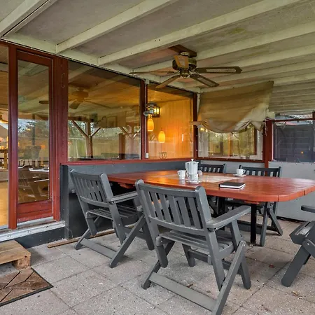 4 Bedroom Cozy In Ans By * Roe