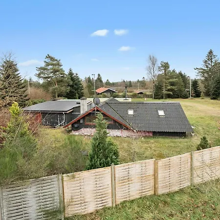 Сasa de vacaciones 4 Bedroom Cozy In Ans By *