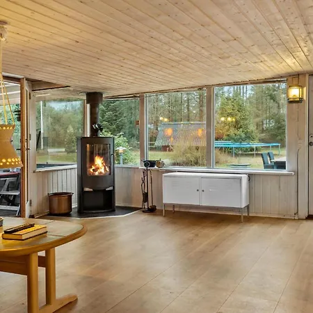 4 Bedroom Cozy In Ans By Сasa de vacaciones Roe