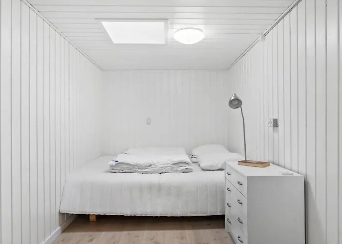 4 Bedroom Cozy In Ans By