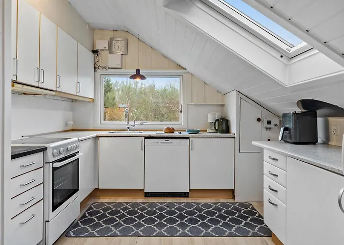 Holiday home 4 Bedroom Cozy In Ans By Roe