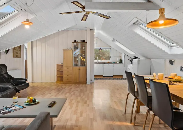 4 Bedroom Cozy In Ans By Roe