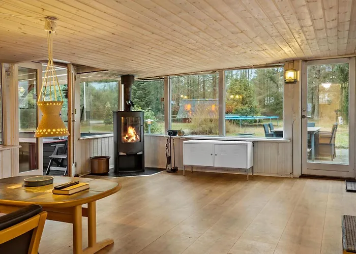4 Bedroom Cozy In Ans By Holiday home Roe